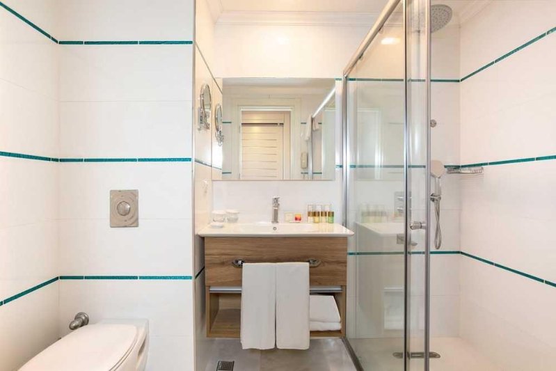 Familes-Couples Standard Room Side Sea View