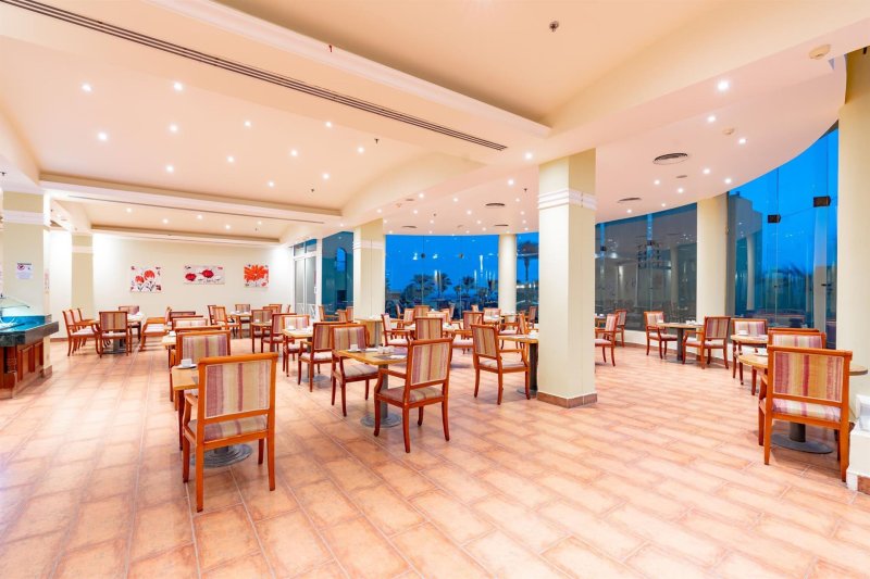 Hurghada utazás Palm Beach Resort