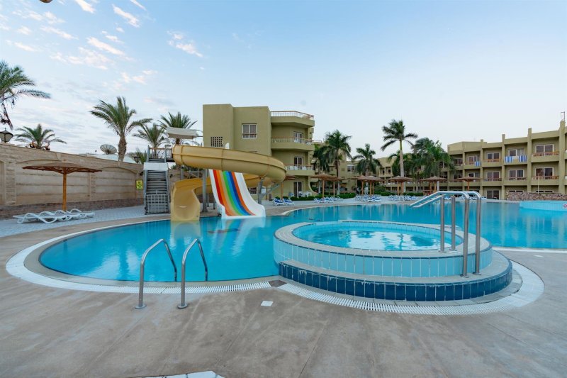 Hurghada utazás Palm Beach Resort