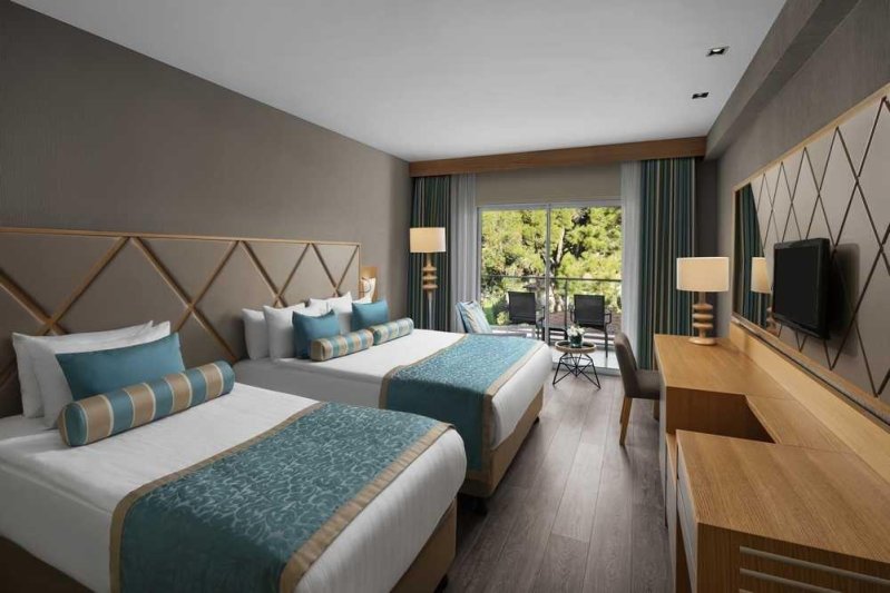 Connection Family Room Land View