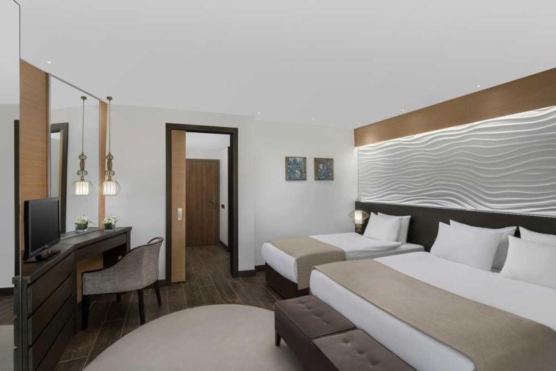 Club Comfort Room