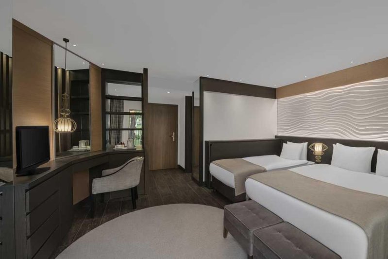 Club Comfort Room