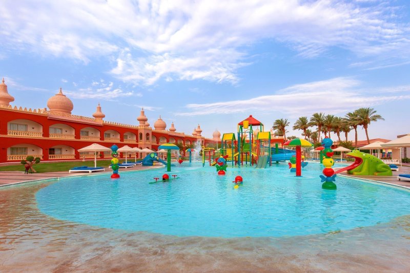 Hurghada utazás Pickalbatros Alf Leila Wa Leila Resort Neverland