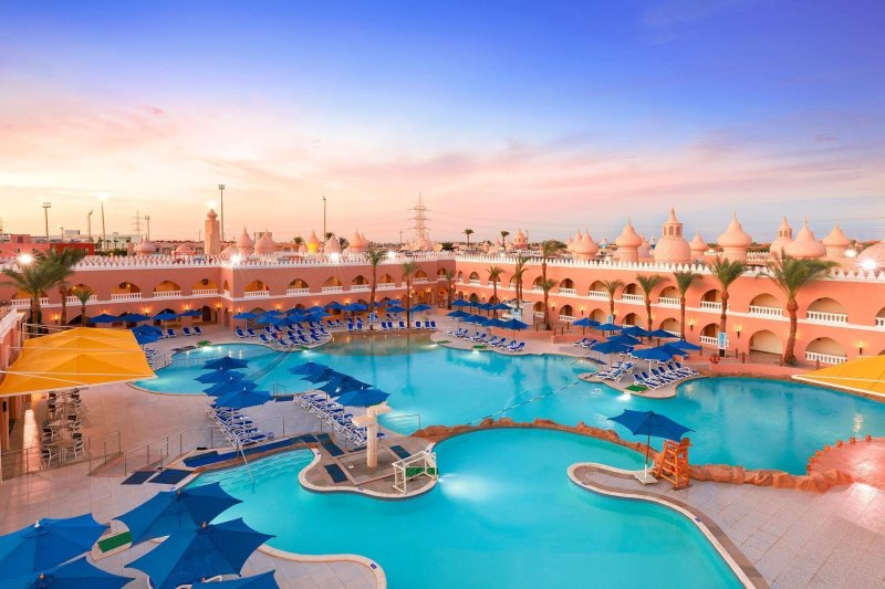 Hurghada utazás Pickalbatros Alf Leila Wa Leila Resort Neverland