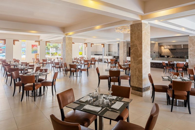 Hurghada utazás Pickalbatros Alf Leila Wa Leila Resort Neverland