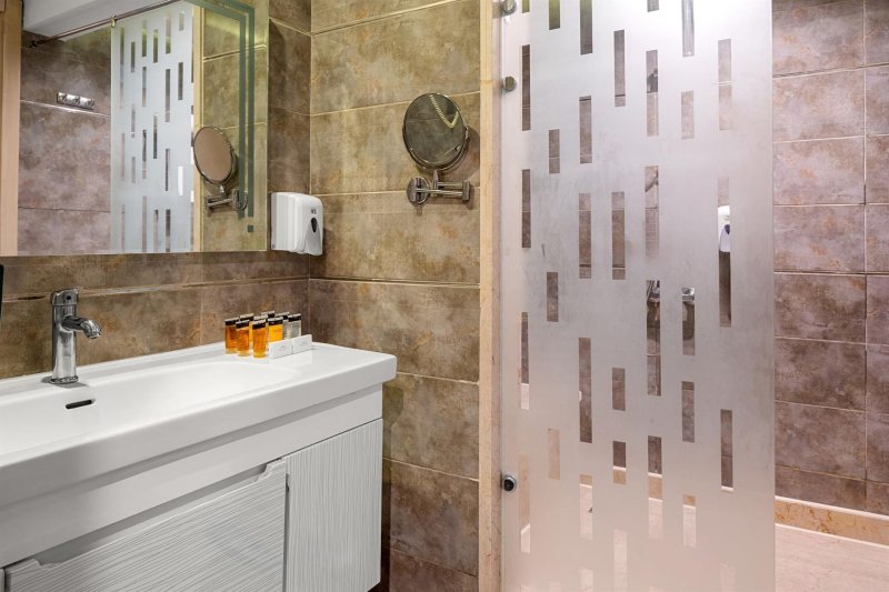 Standard Pool View Room