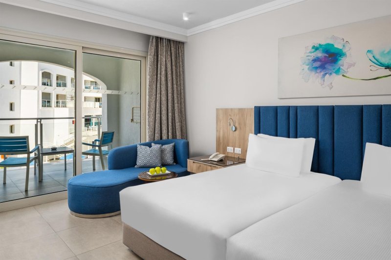 Deluxe Side Sea View Room