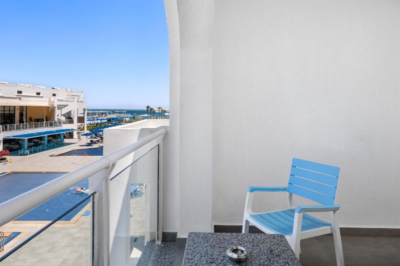 Deluxe Side Sea View Room