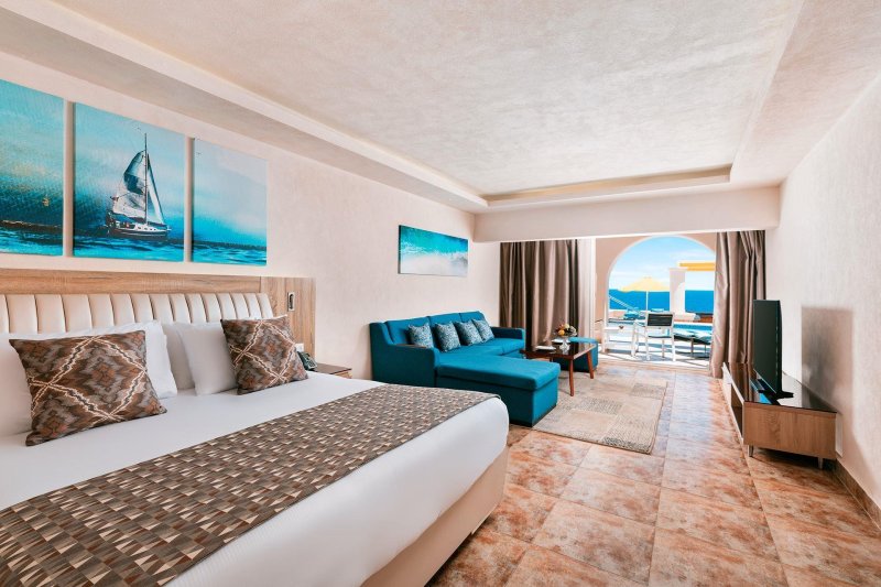 Superior Swim Up Sea View Room