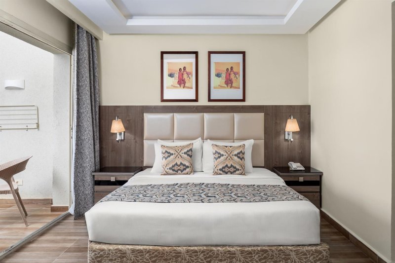 Superior Pool View Room