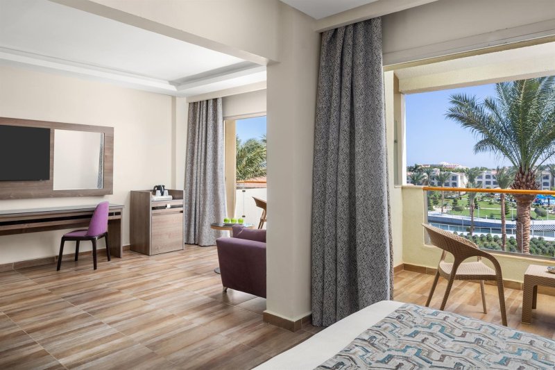 Superior Pool View Room