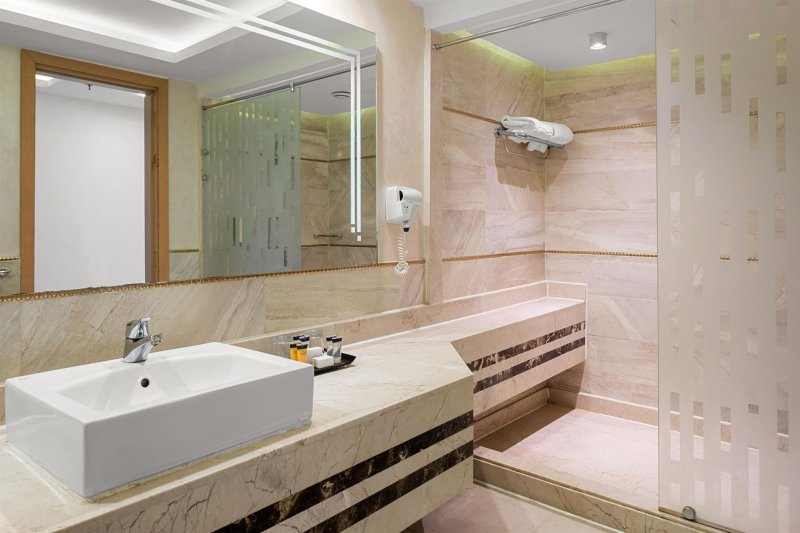 Superior Pool View Room