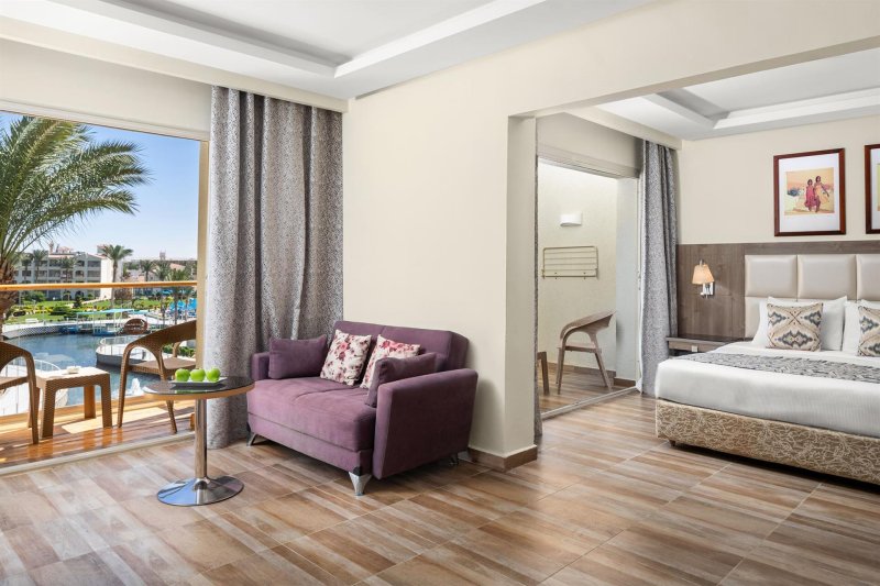 Superior Pool View Room