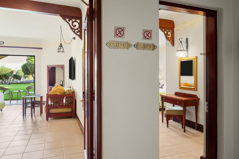 Family Interleading Pool View Room