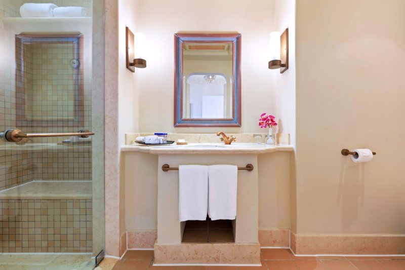 Family Interleading Sea View Room