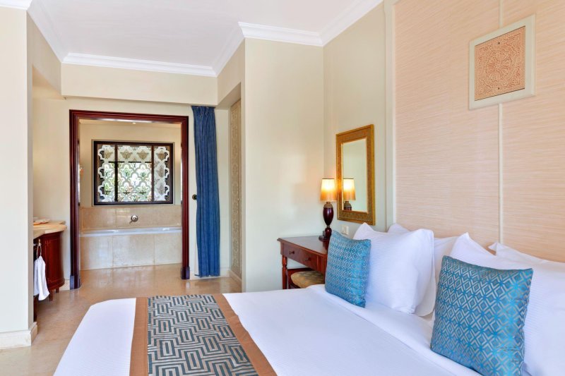 Family Interleading Pool View Room