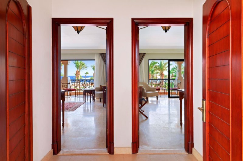 Family Interleading Sea View Room