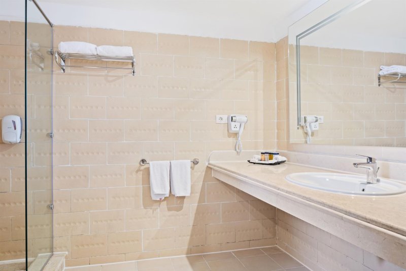 Superior Pool View Room