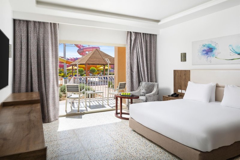 Family Deluxe Pool View