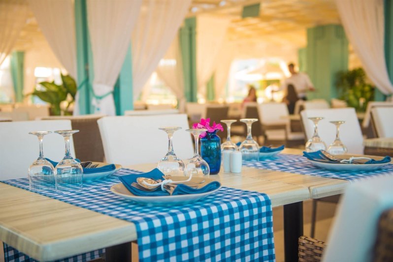 Hurghada utazás Posh Club By Sunrise Crystal Bay Resort