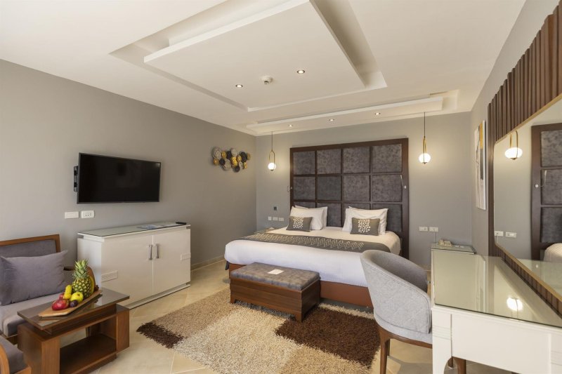 Jacuzzi Suite - Posh Club