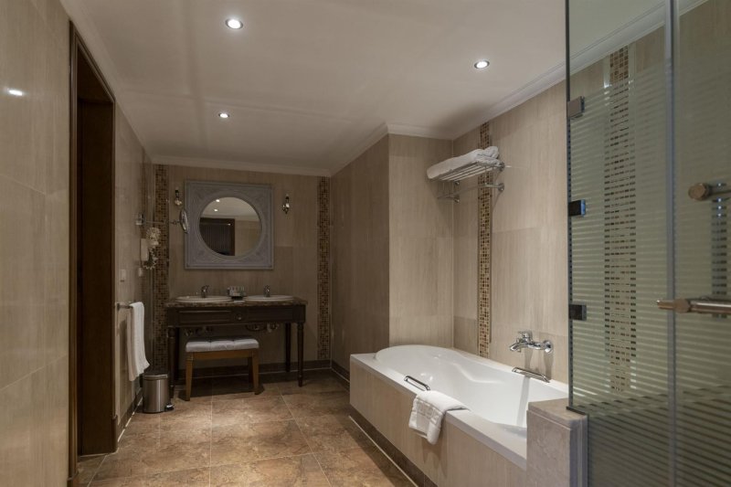 Jacuzzi Suite - Posh Club