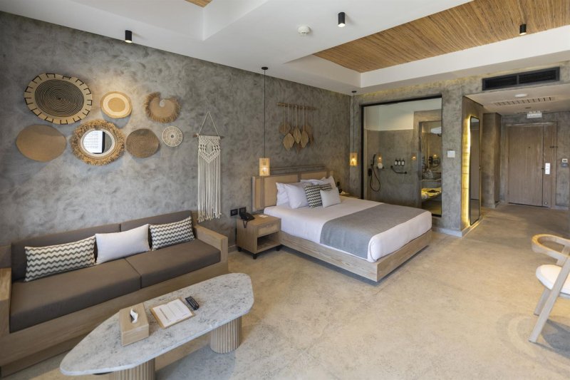 Tucana Jacuzzi Suite - Posh Club