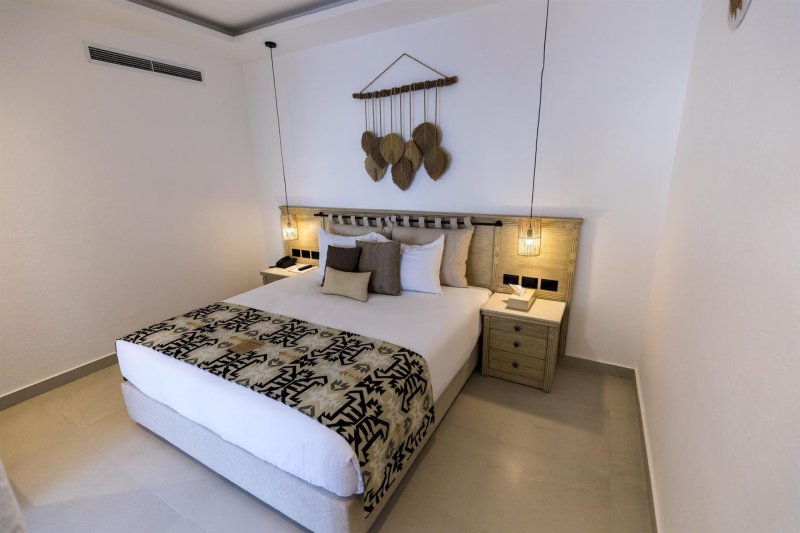 Junior Jacuzzi Suite Garden View - Posh Club