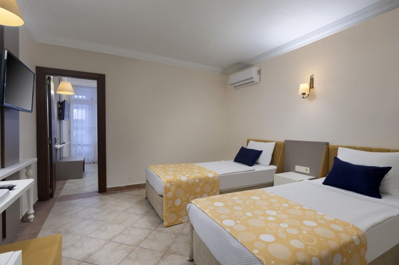 Family Room Eco Land View