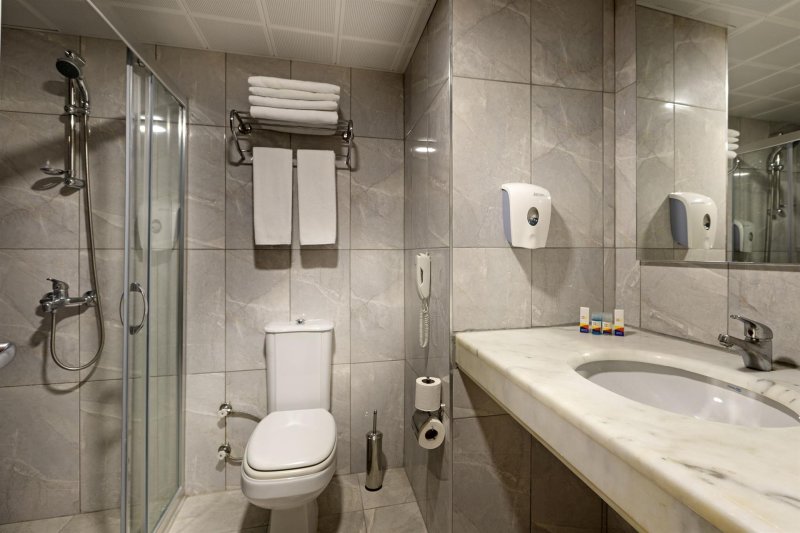 Family Room Eco Land View