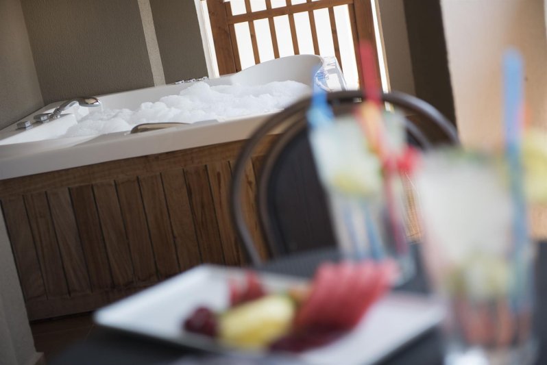 Std Jacuzzi Room Ladies And Couple Only