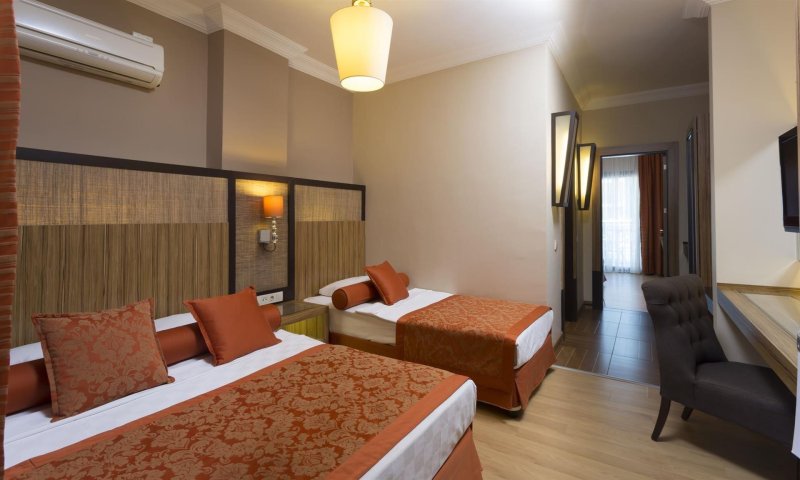 Garden Fam Relax Pool 2 Bedr + 1 Bathr