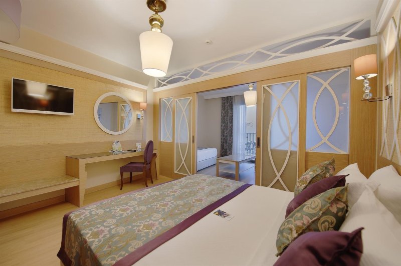 Mb Fam Land View Sliding Door 1 Bedroom