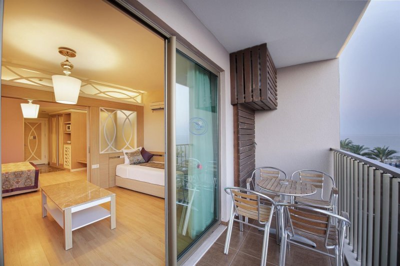 Mb Fam Land View Sliding Door 1 Bedroom