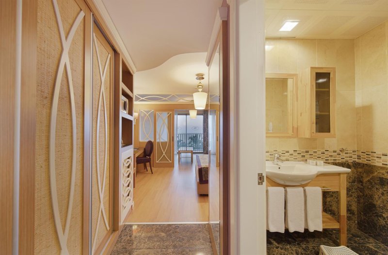 Mb Fam Sea View Sliding Door 1 Bedroom