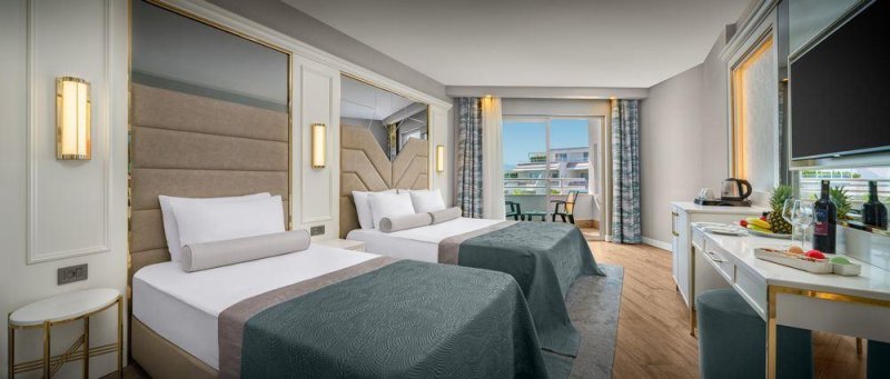 Deluxe Room Side Sea View