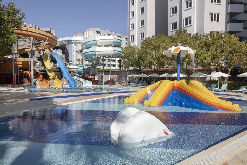 Antalya utazás Ramada Resort Lara