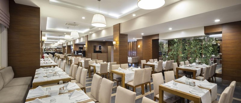 Antalya utazás Ramada Resort Lara