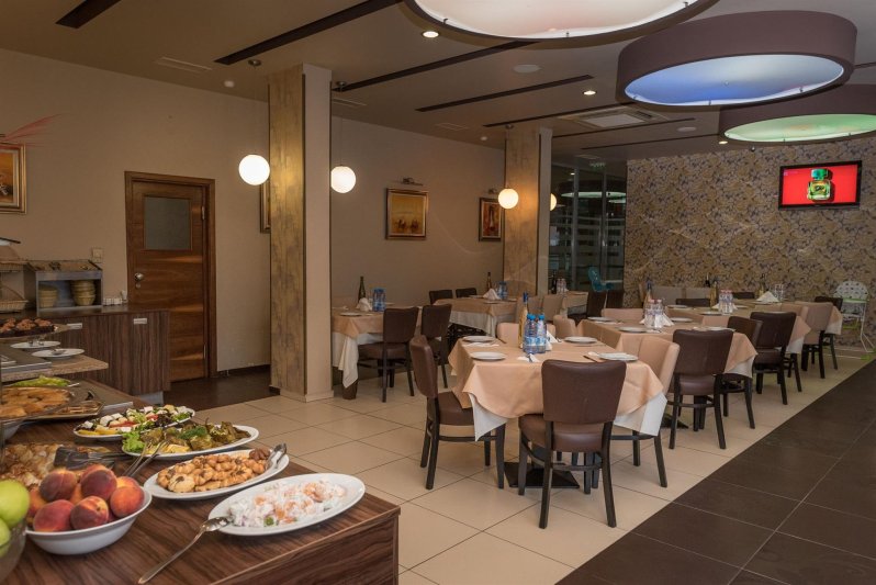 Napospart utazás Regata Palace