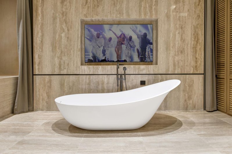 Amber Lagoon Suite