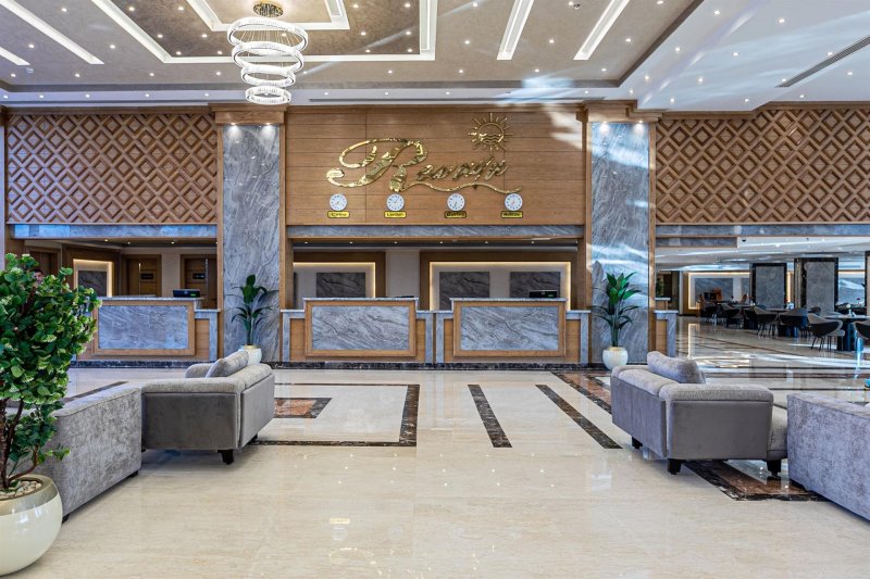 Hurghada utazás Rewaya Luxury Resort