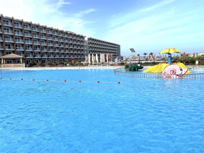 Hurghada utazás Rewaya Luxury Resort