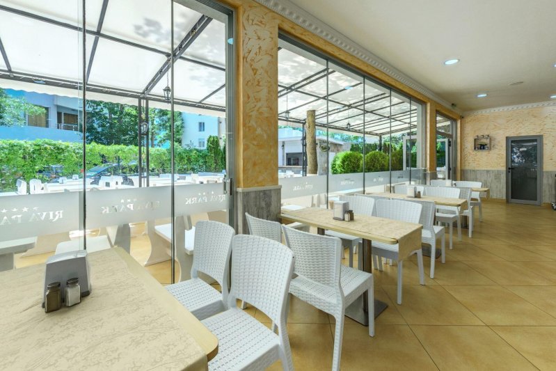 Napospart utazás Riva Park