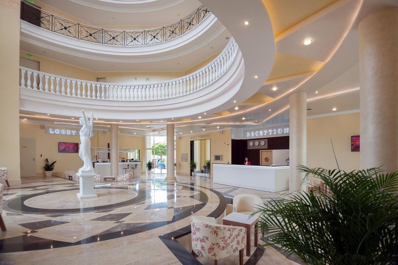 Rome Palace Deluxe Napospart