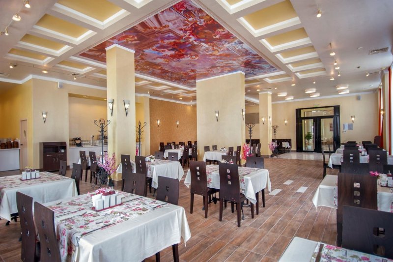 Rome Palace Deluxe Napospart