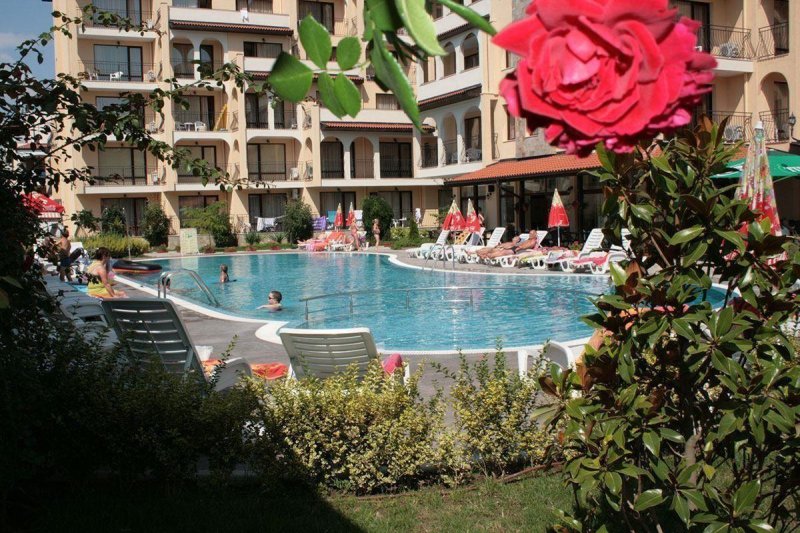 Rose Village Apart Napospart