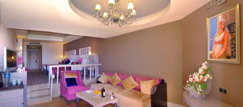 Royal Alhambra Suite