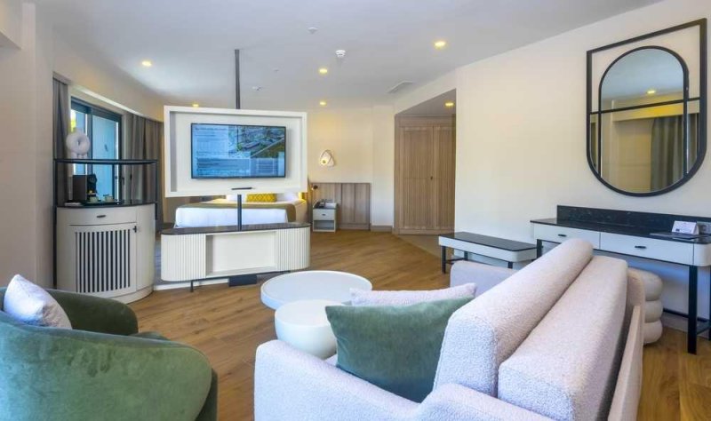 Suite Swim Up Room