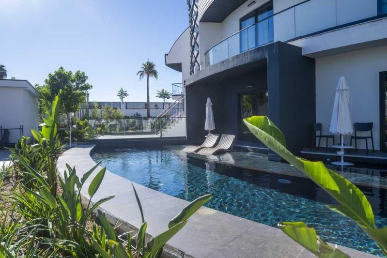 Suite Swim Up Room