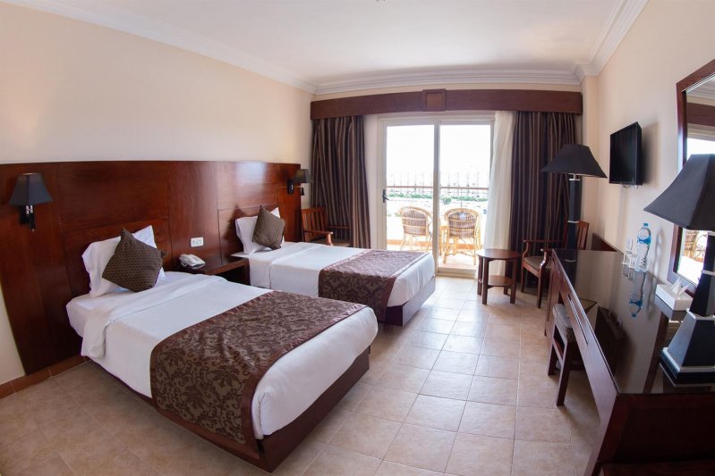 Standard Garden or Pool or Side Sea View